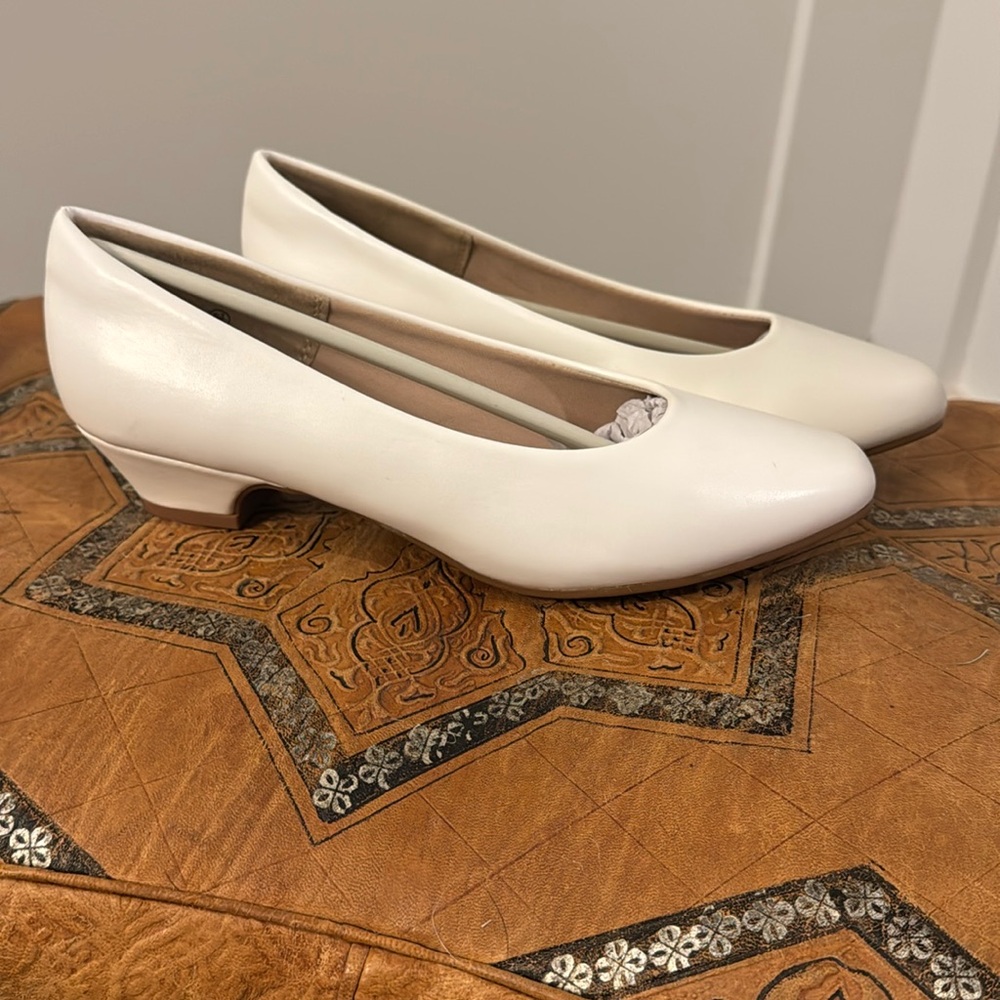 Low Heel Pumps NWT